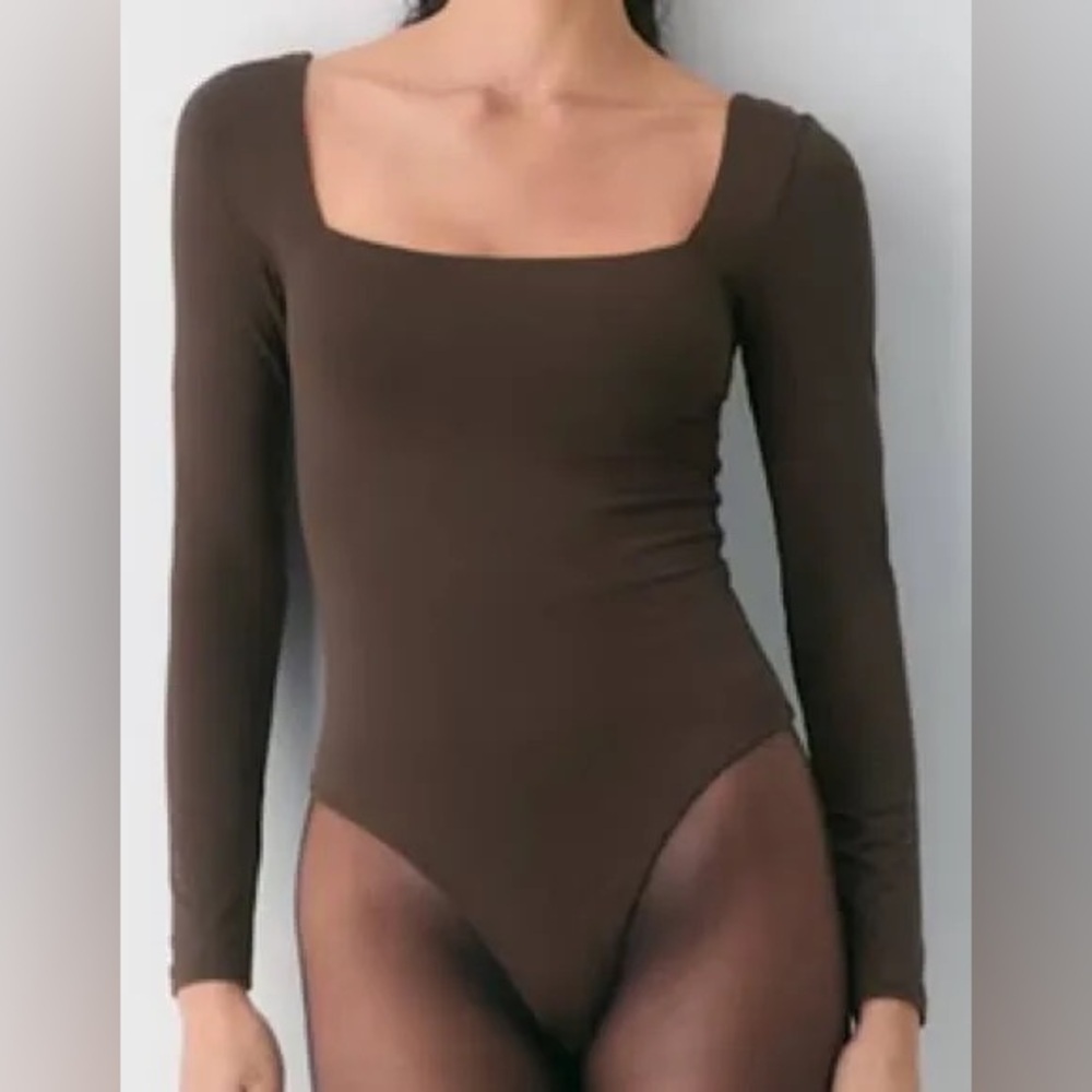 Aritzia BABATON Women's Original Contour Squareneck Bodysuit